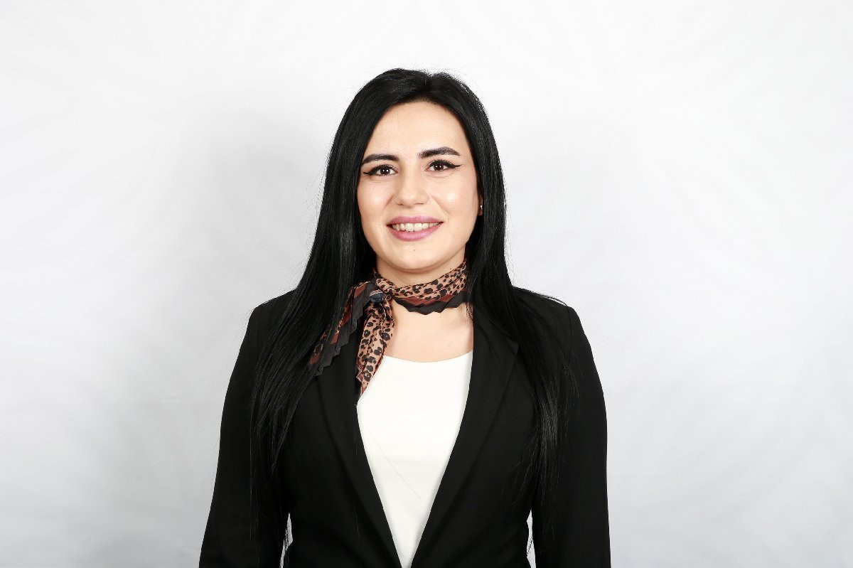 AKP'li Rektörden Tam da Özel Kalemine Uygun Çok Özel İş İlanı - Resim: 1