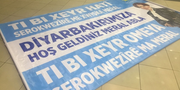 Diyarbakır’da Akşener’i karşılamak için hazırlanan çok dilli pankartın Kürtçesi sınıfta kaldı - Resim: 1