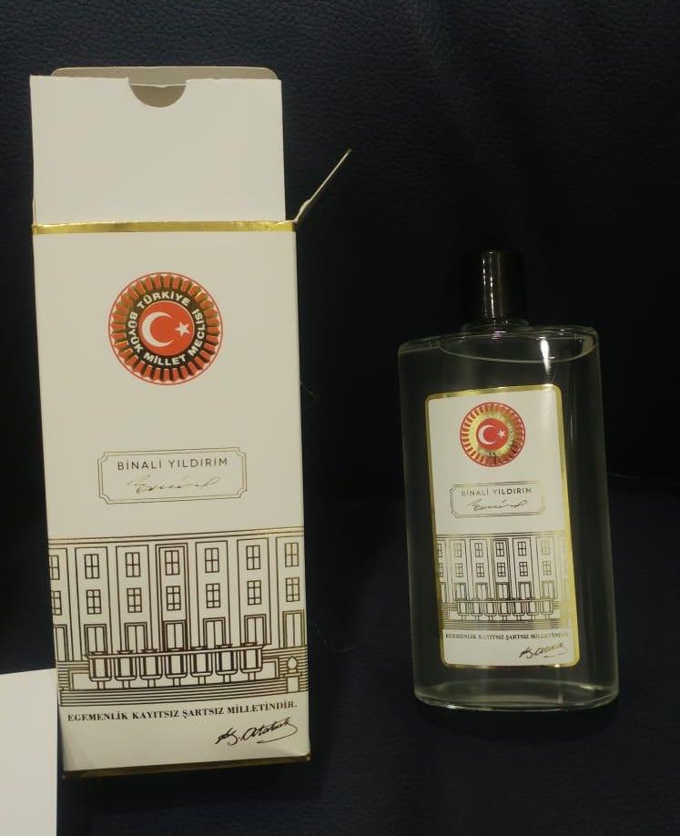 Binali Yıldırım'dan vekillere kolonyalı yılbaşı hediyesi - Resim: 1