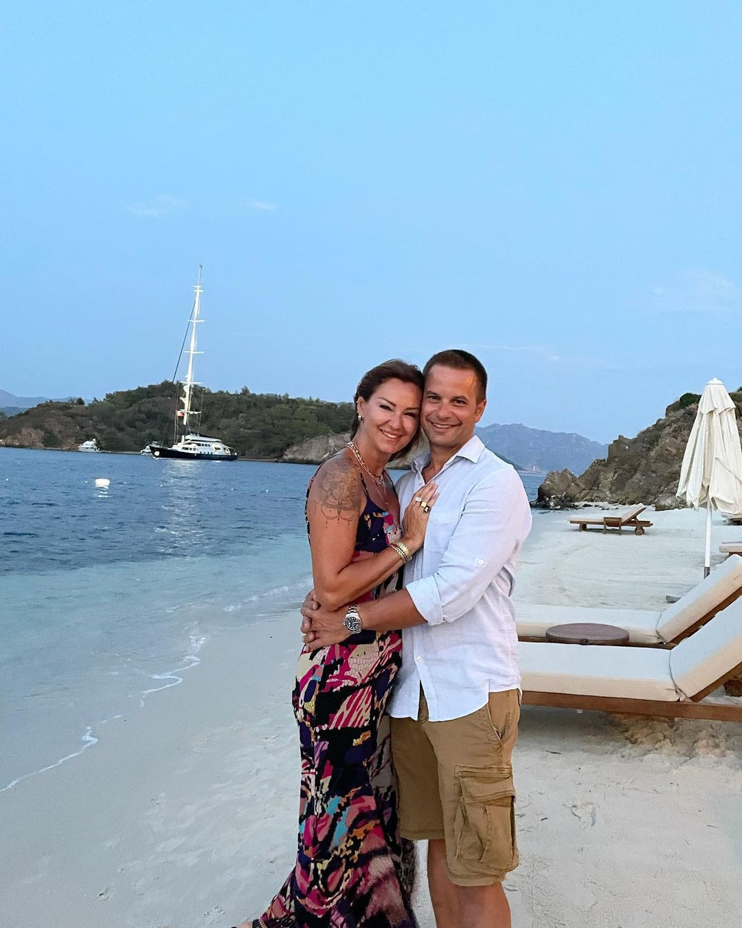 Pınar Altuğ'un Yağmur Atacan ile Aşk Dolu Paylaşımı Gündem Oldu - Resim: 1