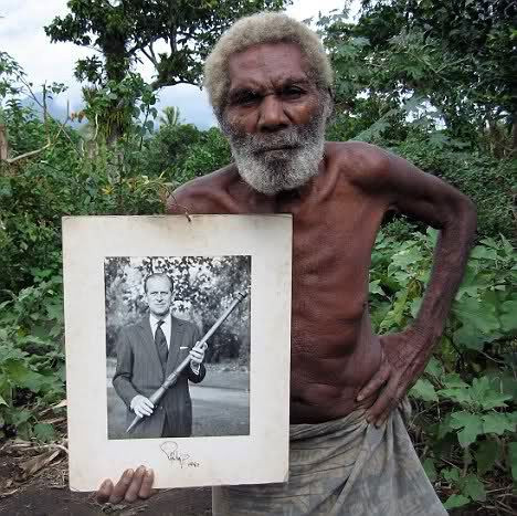 Vanuatulular Tanrı Diyordu: Prens Philip Ölmedi, Yaşıyor - Resim: 1