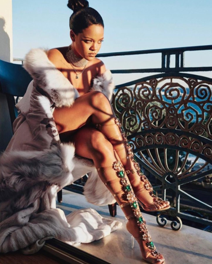Rihanna tasarımı sandaletler 8 bin 200 TL’den satışa çıkacak - Resim: 1