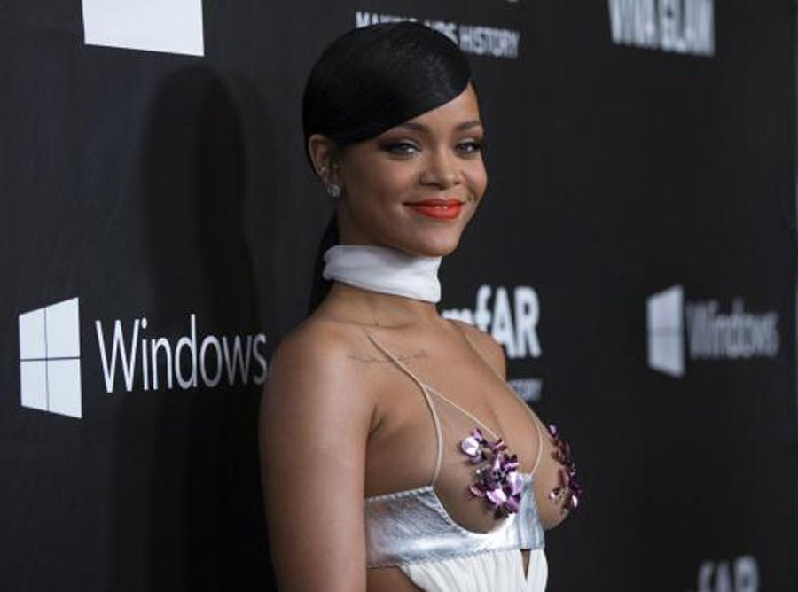 Rihanna kendi iç çamaşırı markasını çıkarıyor - Resim: 1