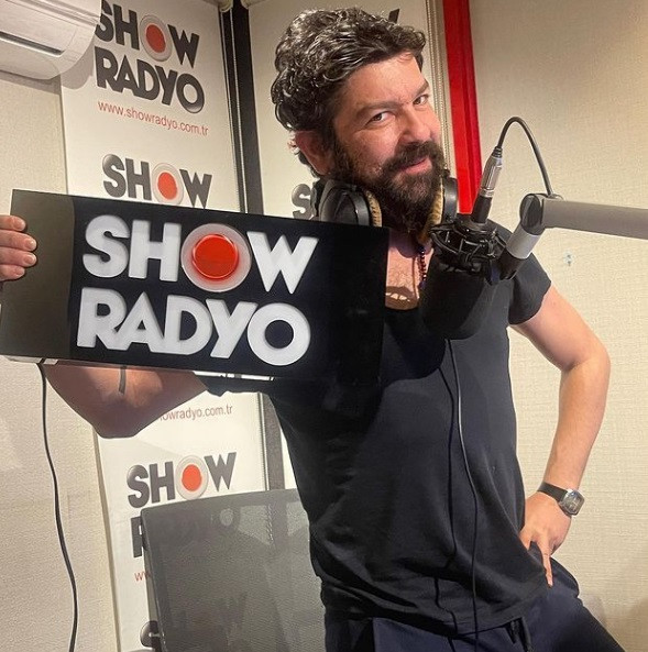 Ünlü Radyocu Rıza Esendemir Show Radyo'ya Transfer Oldu - Resim: 1