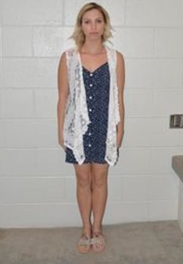 Kadın öğretmen 13 yaşındaki öğrencisiyle sınıfta cinsel ilişkiye girince... - Resim: 1