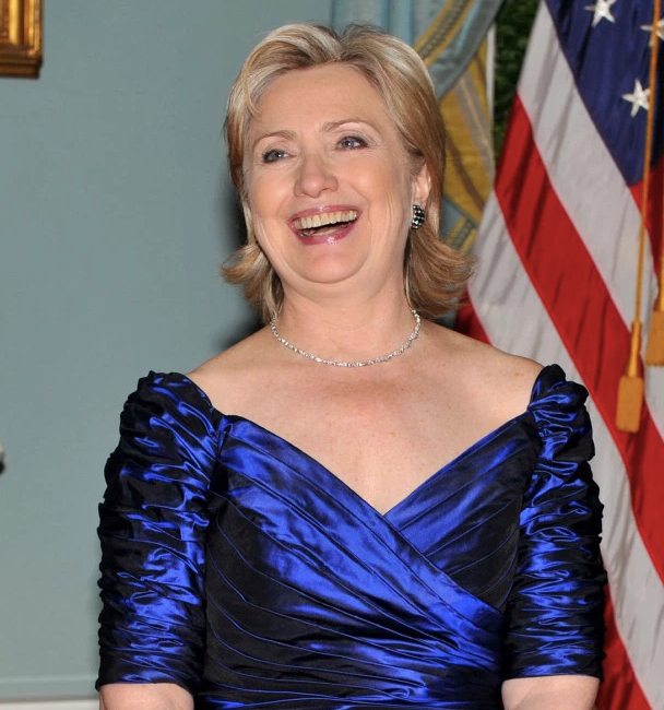 Epstein'ın evinde Bill Clinton'ın kadın elbiseli portresi bulundu - Resim: 2