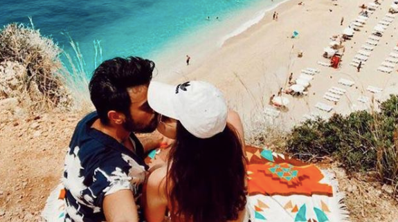 Rüzgar ve Tuğba Erkoçlar evliliklerinin 2. yılını kutladı - Resim: 1