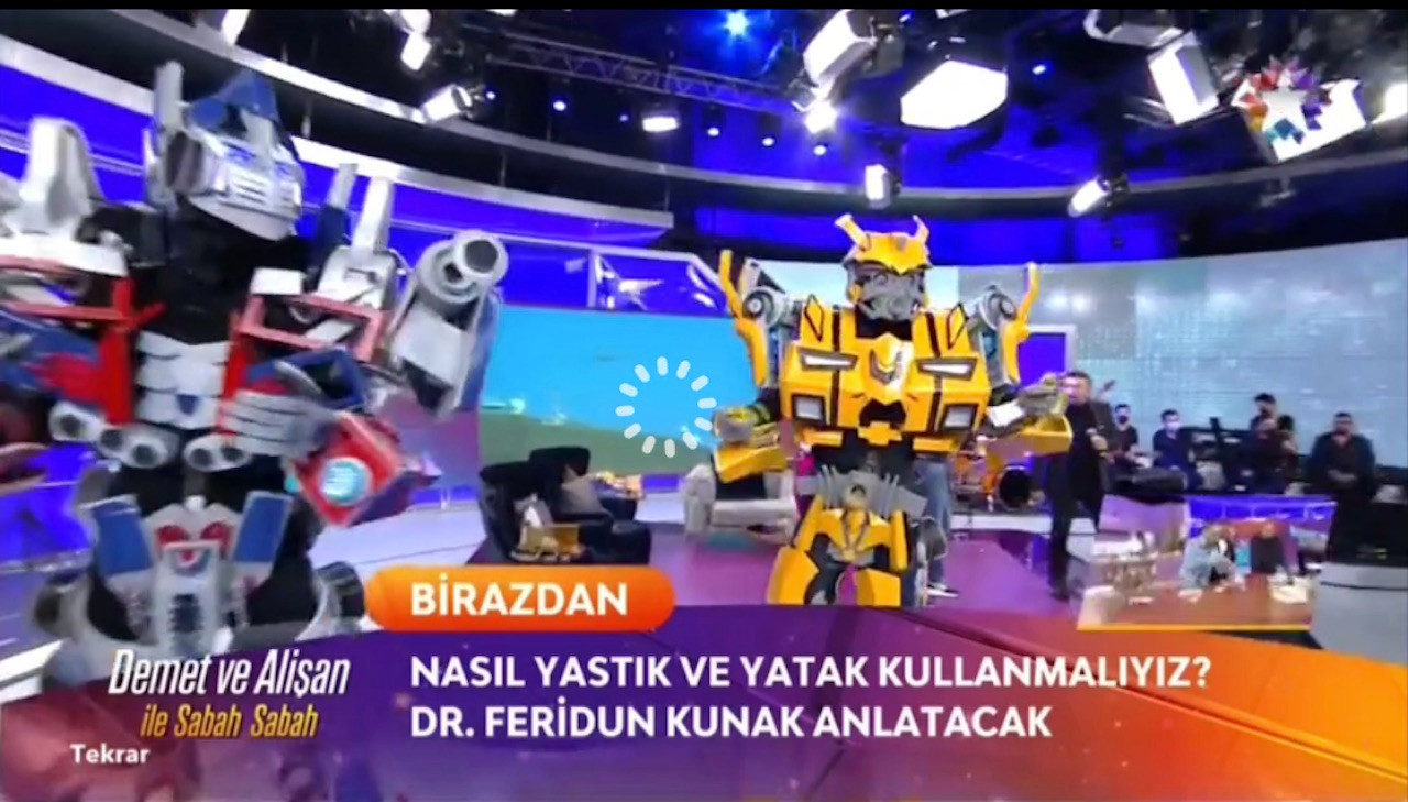Star TV, Transformers robotlarına göbek attırdı - Resim: 1