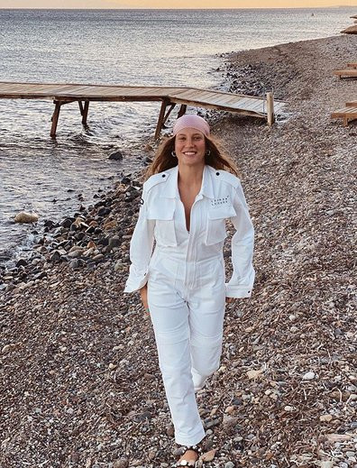 Seren Serengil'den Serenay Sarıkaya'ya: Bir hamile güzelliği gelmiş - Resim: 1