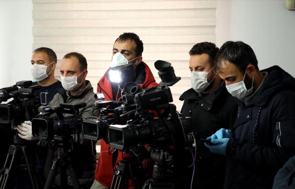 Siz haberdar olun diye onlar dışarıda! - Resim: 2