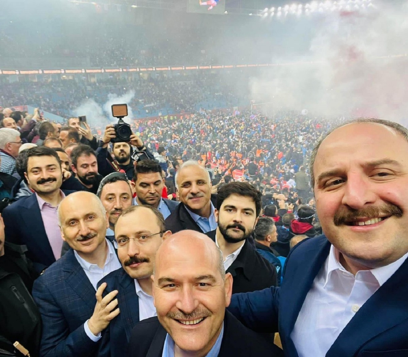 Ali Koç'tan O Bakanlara Sert Tepki: Trabzonspor'un Şampiyonluğu Devlet Başarısı mıdır? - Resim: 1