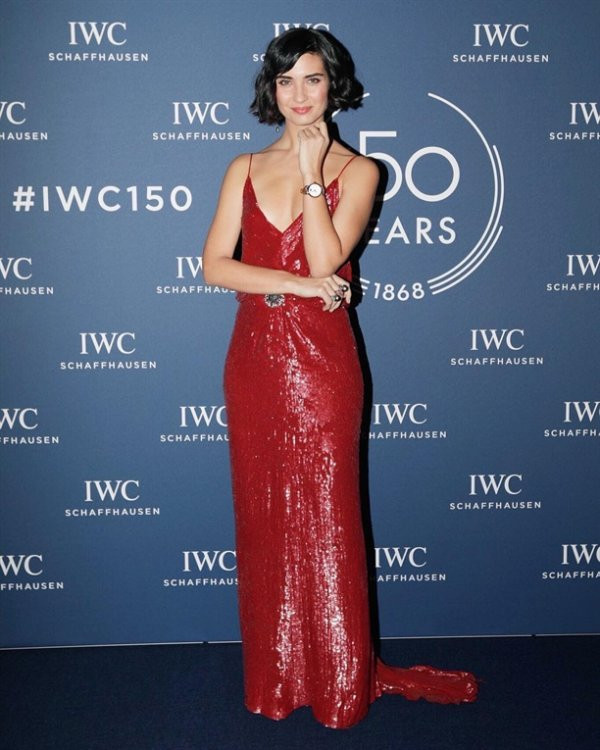 Tuba Büyüküstün yine büyüledi - Resim: 1