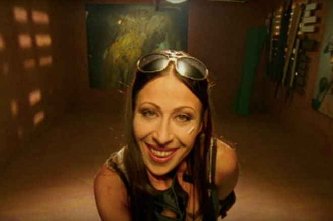 Yılanlarıyla 90'lı yıllara damga vuran Tuğçe San şimdilerde ne yapıyor? - Resim: 1