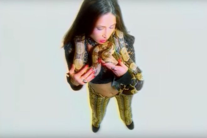 Yılanlarıyla 90'lı yıllara damga vuran Tuğçe San şimdilerde ne yapıyor? - Resim: 2