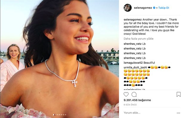 TV8'den Selena Gomez'in haç şeklindeki kolyesine sansür! - Resim: 1