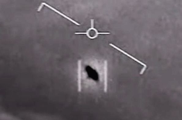 Pentagon’un gizli UFO programını yürüten Elizondo'dan şok edici açıklamalar - Resim: 1