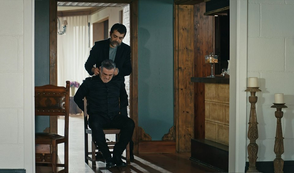 Ünlü oyuncu Eşkıya Dünyaya Hükümdar Olmaz'a veda mı ediyor? - Resim: 1