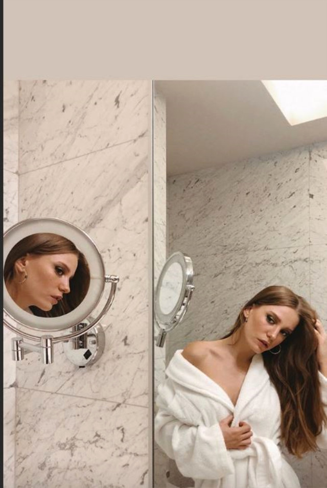 Serenay Sarıkaya bornozlu paylaşımıyla Instagram'ı salladı - Resim: 1