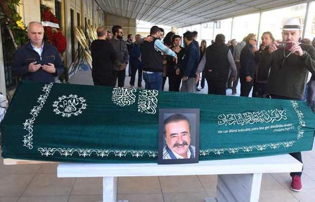 Usta sanatçı Yıldırım Öcek son yolculuğuna uğurlandı! Büyük vefasızlık - Resim: 1