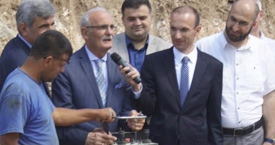 FOX Haber sunucusu Burak Birsen'den o kaymakama tepki: Siyasete girmek istiyorsa istifa etsin - Resim: 1