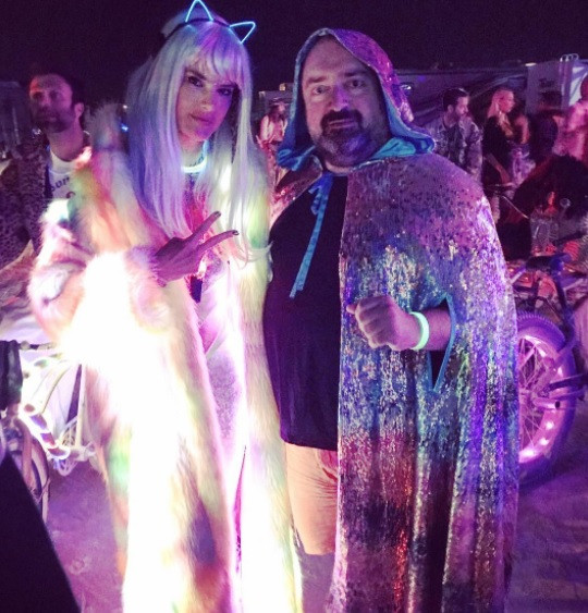 Nevzat Aydın ünlü mankenle Burning Man festivalinde - Resim: 1