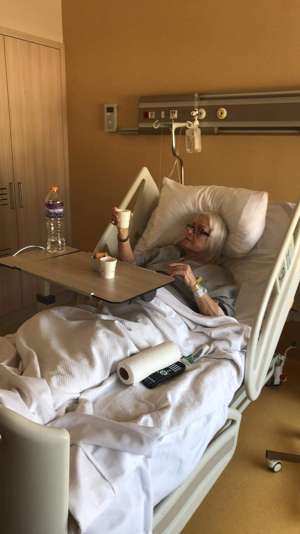 Hastaneye Kaldırılan Gönül Yazar'dan Haber Var - Resim: 1