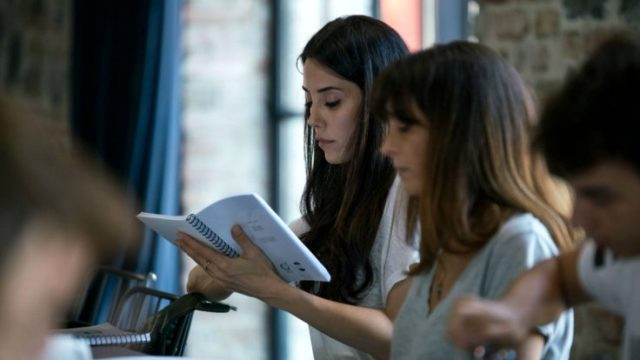 Cansu Dere'nin yeni dizisi Ferhat ile Şirin'den ilk kareler - Resim: 1