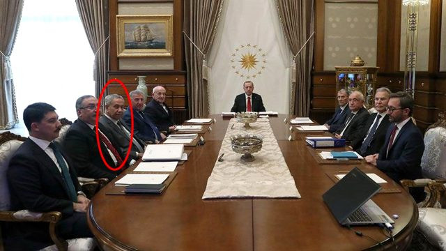 KHK faciadır diyen Bülent Arınç'ın YİK toplantısındaki yeri değişti - Resim: 2