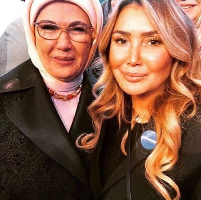 Yonca Evcimik Emine Erdoğan ile poz verince yorum yağdı! Eleştirilere yanıt gecikmedi - Resim: 1