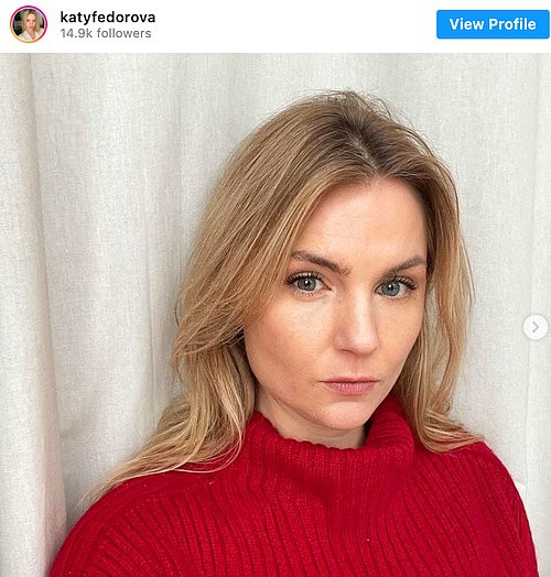 Rus Kadınlardan Sosyal Medyada Kırmızı Protesto - Resim: 1